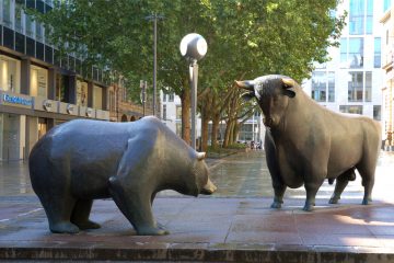 Bull and Bear in Frankfurt - avatars of the market's animal spirits